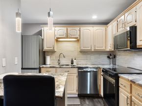 17 Bourbon Unit 76 76, Peabody MA 01960