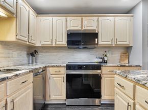 17 Bourbon Unit 76 76, Peabody MA 01960