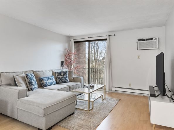 11 Riverside Ave 111, Danvers MA 01923