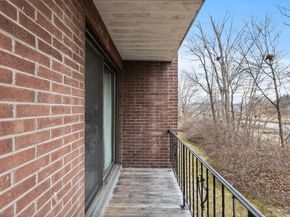 11 Riverside Ave 111, Danvers MA 01923