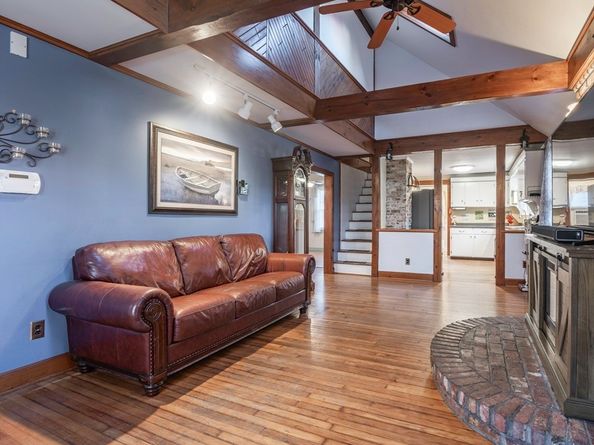 39 Central St, Middleton MA 01949