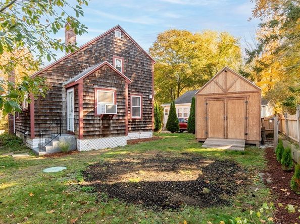 39 Central St, Middleton MA 01949