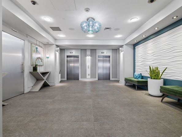 234 Causeway Street U702, Boston MA 02114