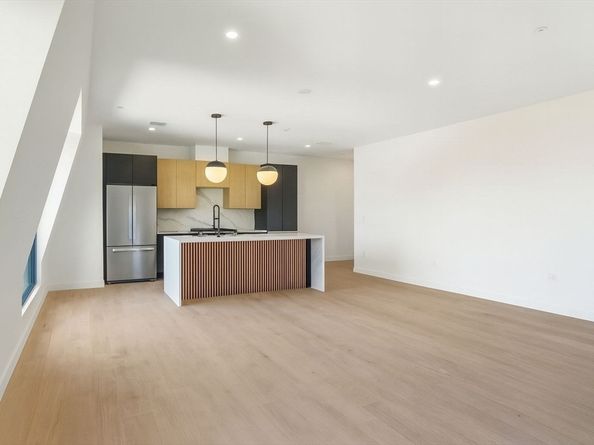 22 High Street PH11, Boston MA 02122