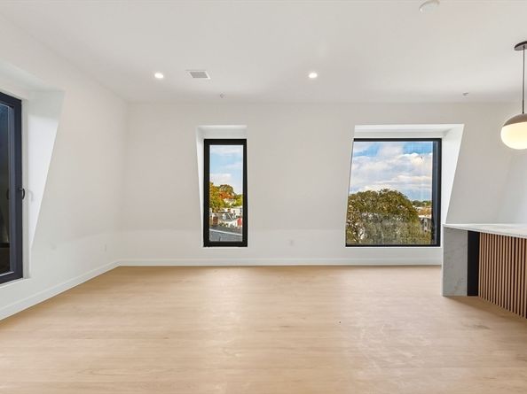 22 High Street PH11, Boston MA 02122