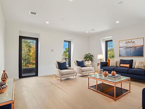 22 High Street PH11, Boston MA 02122