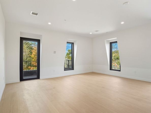 22 High Street PH11, Boston MA 02122