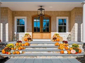 2 Beacon Hill Road, Marblehead MA 01945