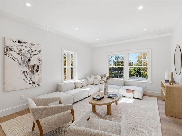 2 Beacon Hill Road, Marblehead MA 01945