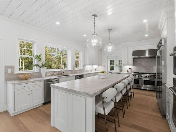 2 Beacon Hill Road, Marblehead MA 01945