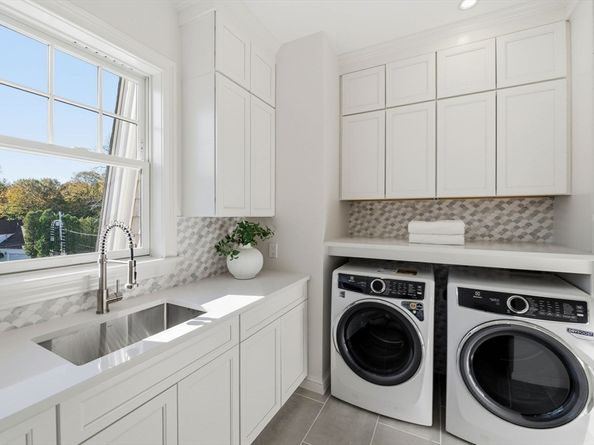 2 Beacon Hill Road, Marblehead MA 01945