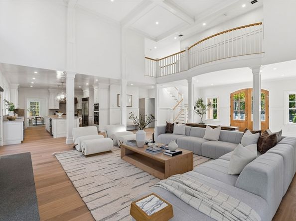 2 Beacon Hill Road, Marblehead MA 01945