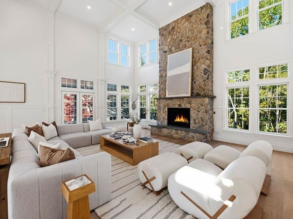 2 Beacon Hill Road, Marblehead MA 01945