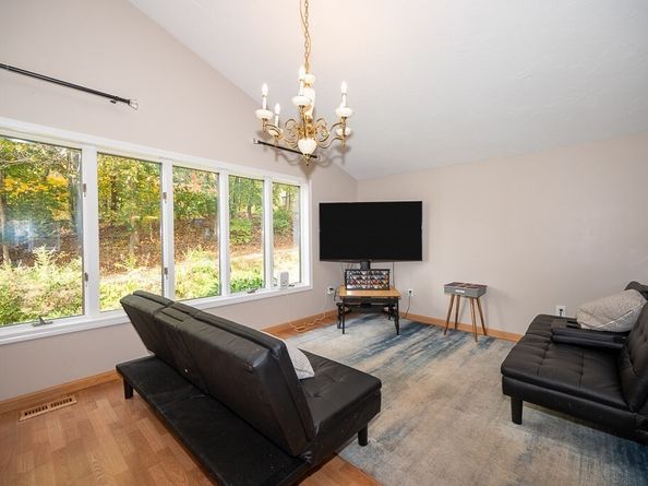 29 Dominion Rd, Worcester MA 01605