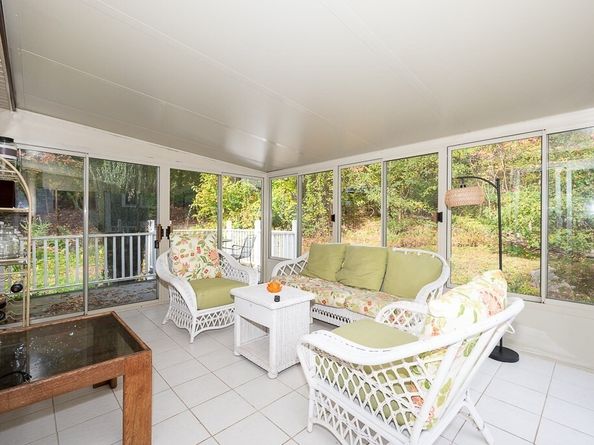 29 Dominion Rd, Worcester MA 01605