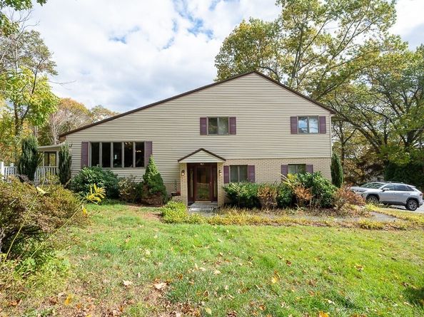 29 Dominion Rd, Worcester MA 01605