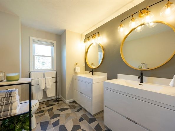 18 Tisdale Dr 18, Dover MA 02030