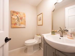 18 Tisdale Dr 18, Dover MA 02030