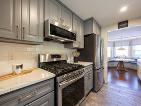 18 Tisdale Dr 18, Dover MA 02030