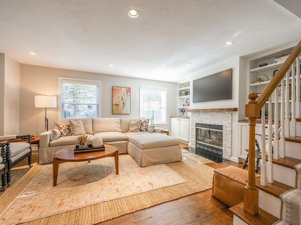 18 Tisdale Dr 18, Dover MA 02030