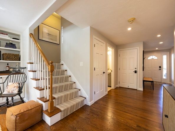 18 Tisdale Dr 18, Dover MA 02030