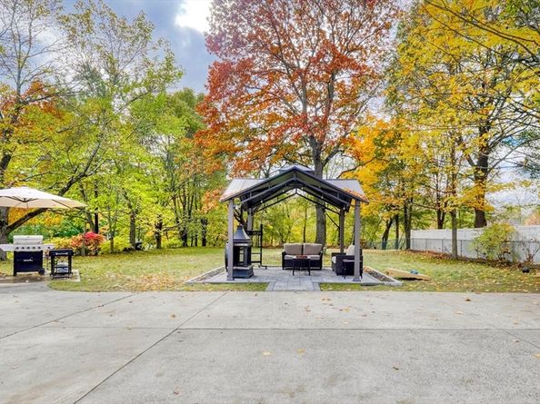 38 Appleton St, Saugus MA 01906