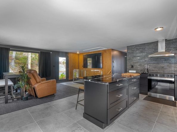 38 Appleton St, Saugus MA 01906