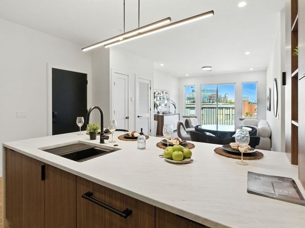 58 Kent U404, Brookline MA 02445