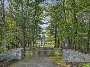 11 Elizabeth Way, Lynnfield MA 01940