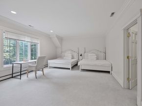 11 Elizabeth Way, Lynnfield MA 01940