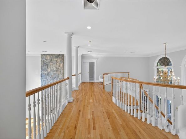 11 Elizabeth Way, Lynnfield MA 01940