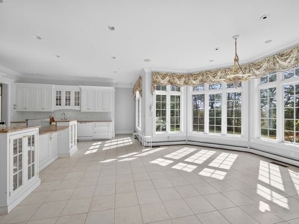11 Elizabeth Way, Lynnfield MA 01940
