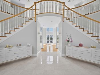 11 Elizabeth Way