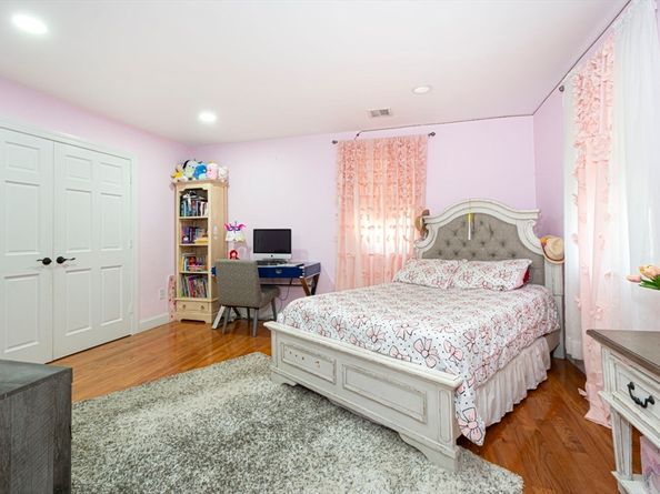 194 Worcester St, Grafton MA 01536