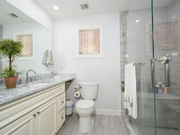 194 Worcester St, Grafton MA 01536
