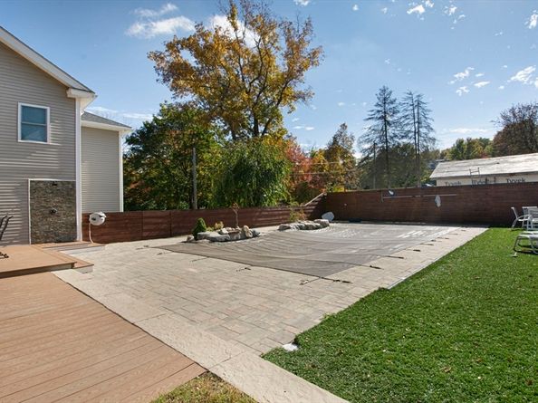 194 Worcester St, Grafton MA 01536