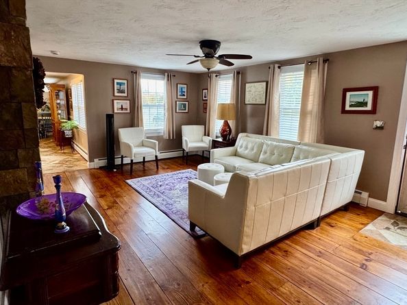 3327 Chestnut Hill Ave, Athol MA 01331