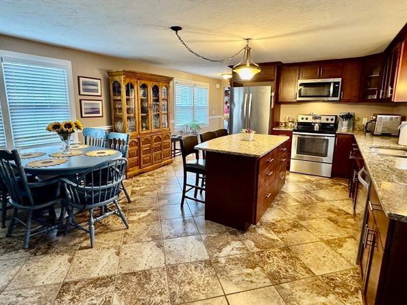3327 Chestnut Hill Ave, Athol MA 01331