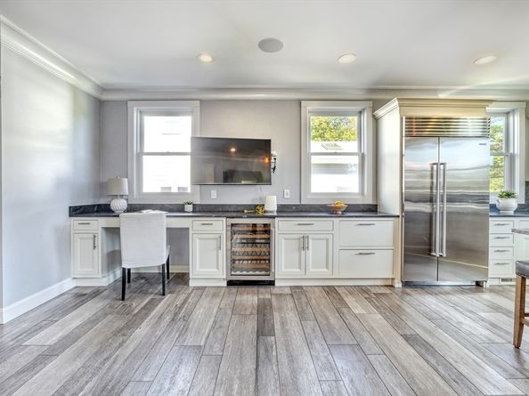 83 Altamont Ave, Melrose MA 02176