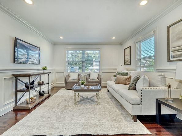 83 Altamont Ave, Melrose MA 02176