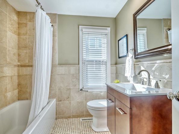 83 Altamont Ave, Melrose MA 02176