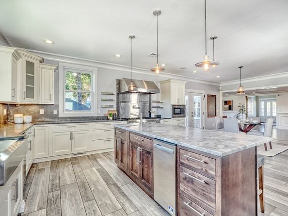83 Altamont Ave, Melrose MA 02176
