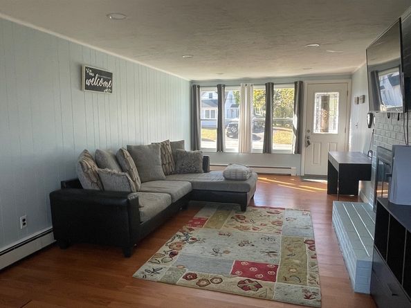 41 Lee Ave, Fitchburg MA 01420