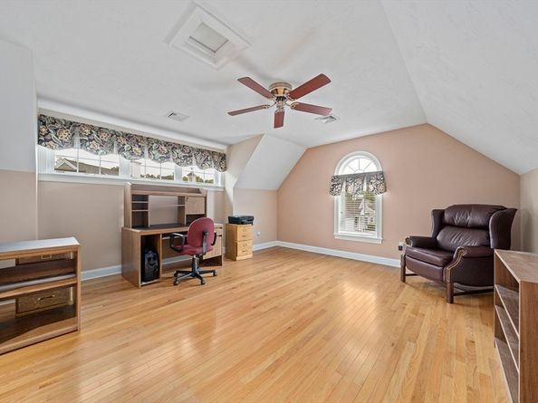 18 Ben Hogan Lndg 18, Weymouth MA 02190