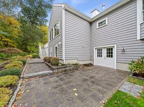 18 Ben Hogan Lndg 18, Weymouth MA 02190