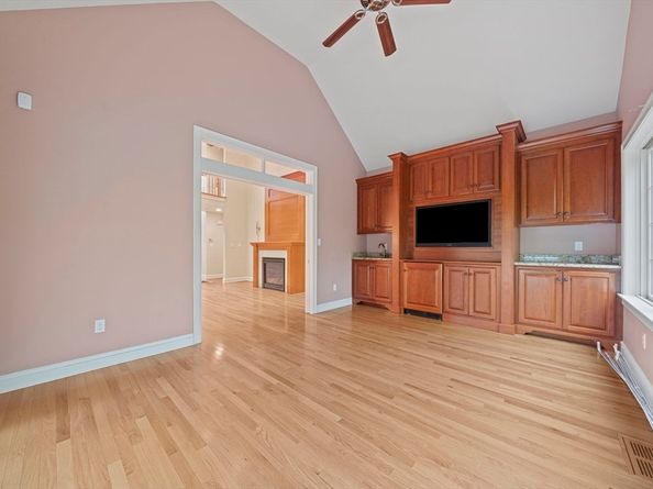 18 Ben Hogan Lndg 18, Weymouth MA 02190