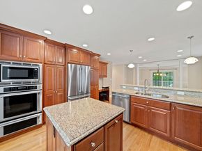 18 Ben Hogan Lndg 18, Weymouth MA 02190