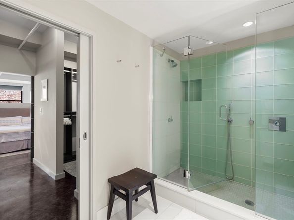 453 Washington St 5A, Boston MA 02111