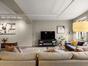 453 Washington St 5A, Boston MA 02111