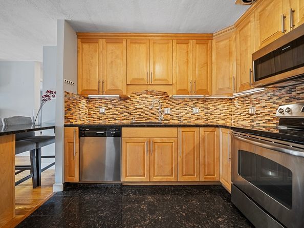 99 Pleasant St 21, Watertown MA 02472